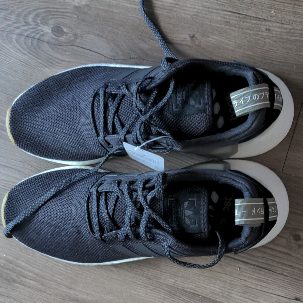 NWT Adidas Mens NMD R2 Runners Core Black, Size 11